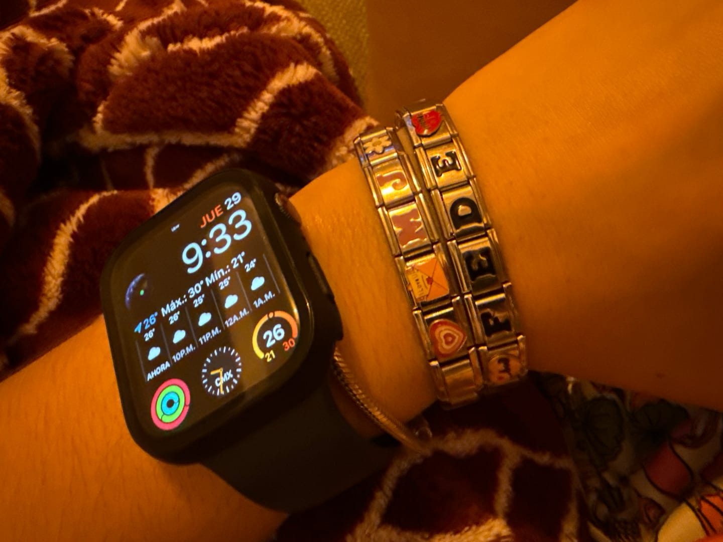 Customer photo review of Charm Inicial Negra
