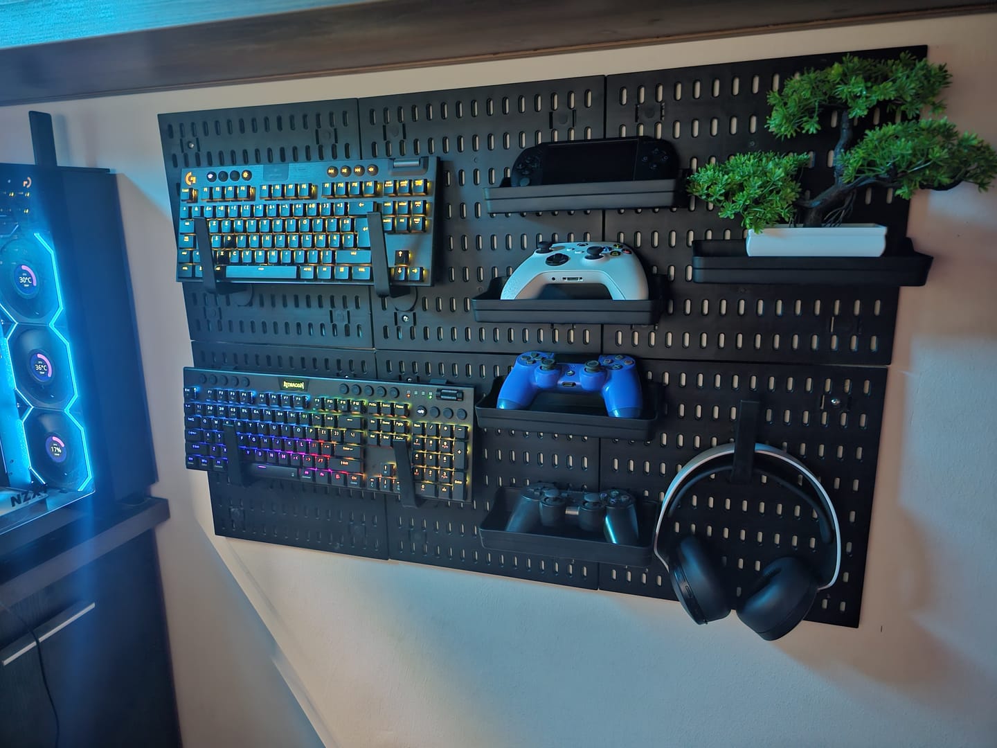Customer photo review of PEGBOARD COMBINATION 60*30 WHITE/BLACK
