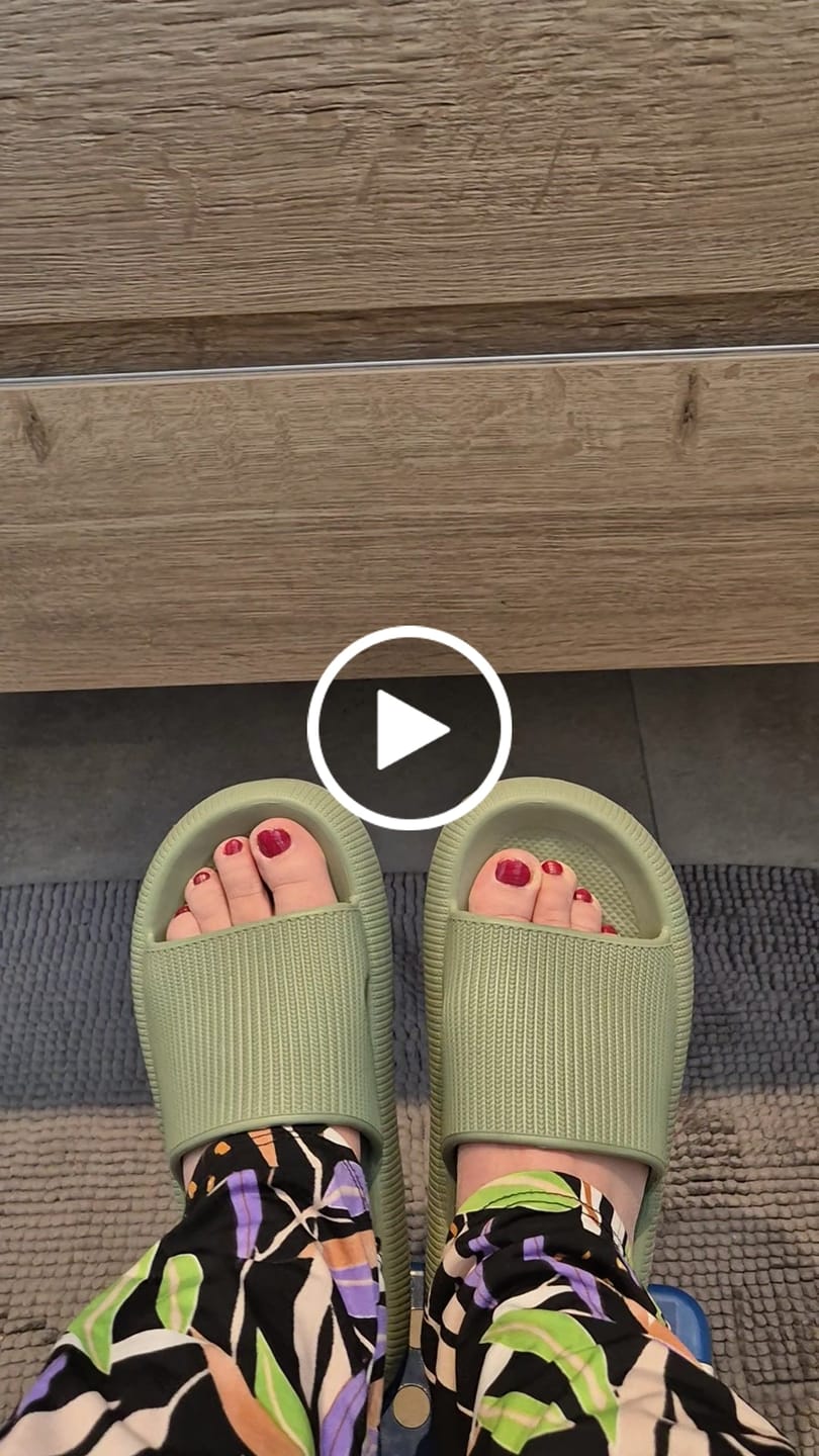 Customer video review of HappyFlops Kids