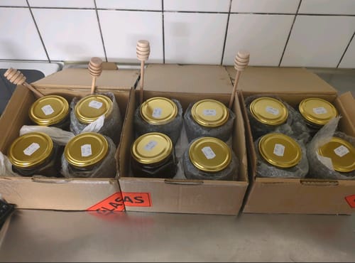Customer photo review of 2 kg flytande honung + 110g bipollen för 579kr ink. fri frakt!