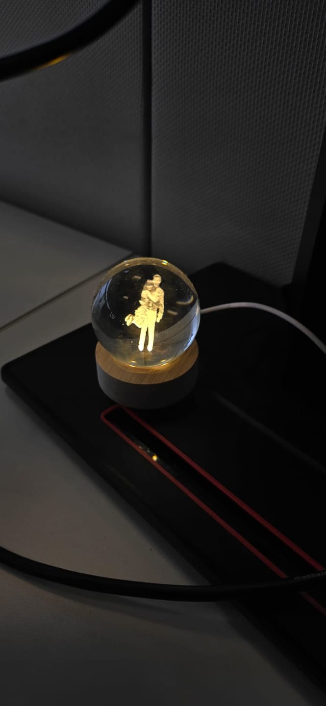 Customer photo review of Esfera de cristal Personalizable