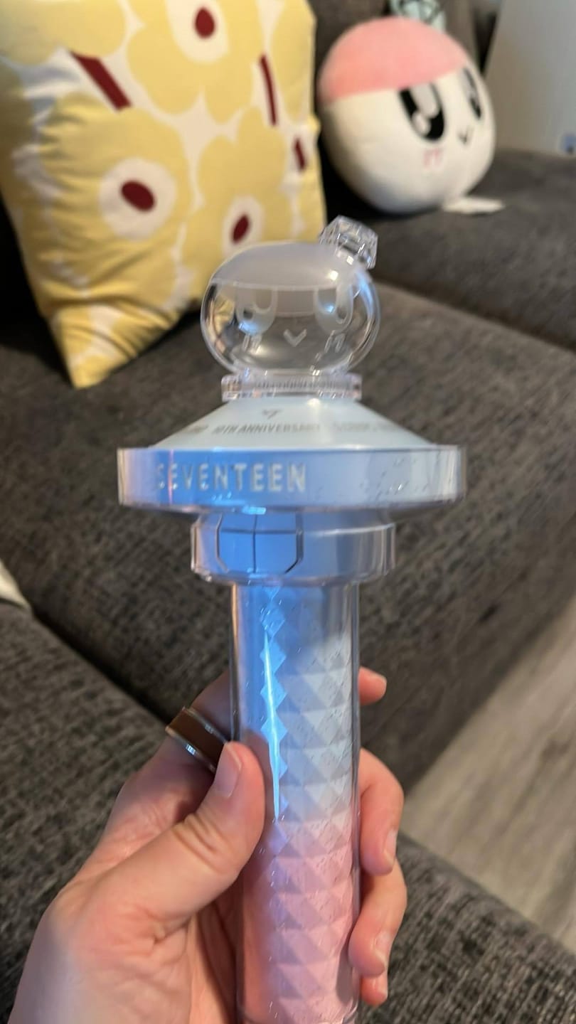 Customer photo review of [2ND PRE-ORDER] SEVENTEEN - BONGBONGEE OFFICIAL LIGHT STICK PARTS KEYRING