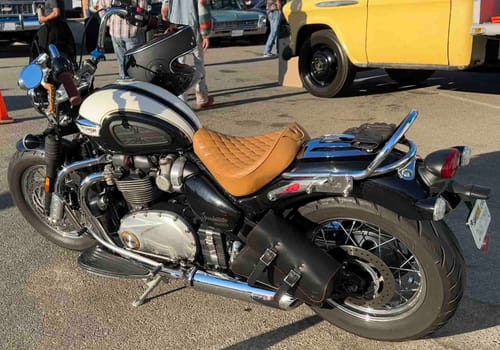 Customer photo review of Triumph Bobber Speedmaster Left Side Solo Bag - TBL01