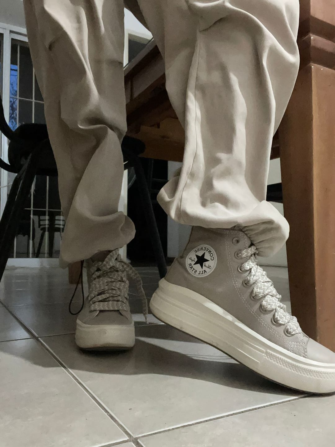 Customer photo review of Zapatillas Converse Chuck Taylor Move Hi Platform Beige