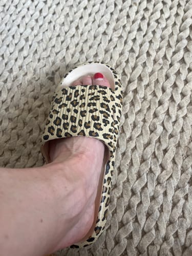 Customer photo review of HappyFlops Limited Editions