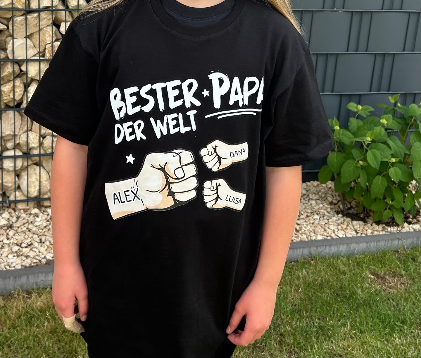 Customer photo review of Bester Papa Ever - Personalisiertes T-Shirt für Papa dunkel