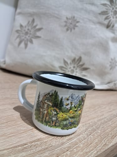 Recensione con foto di un cliente su Mamma selvatica- tazza in metallo smaltato