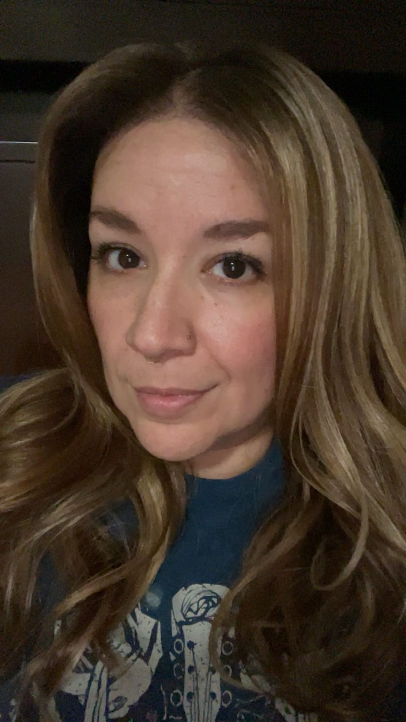 Customer photo review of Outre Airtied Glueless Human Hair Blend 13x6 HD Lace Front Wig - LOOSE BODY WAVE 18" - 100% Fully Hand-Tied