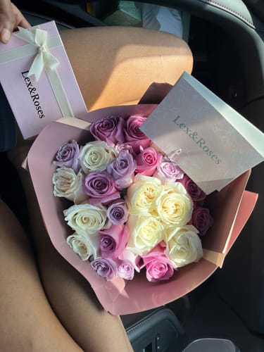 Customer photo review of Purple Tones Rose Bouquet
