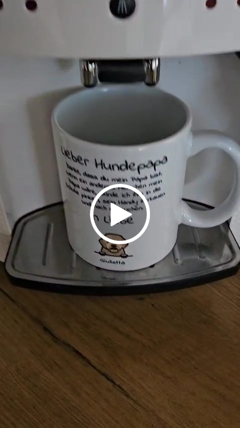 Customer video review of Lieber Hundepapa - Individuelle Tasse