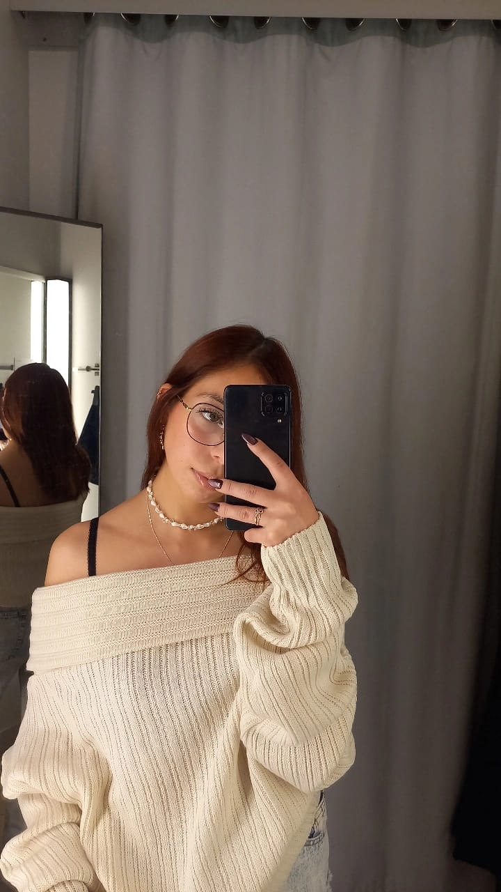 Customer photo review of SWEATER LINA CRUDO