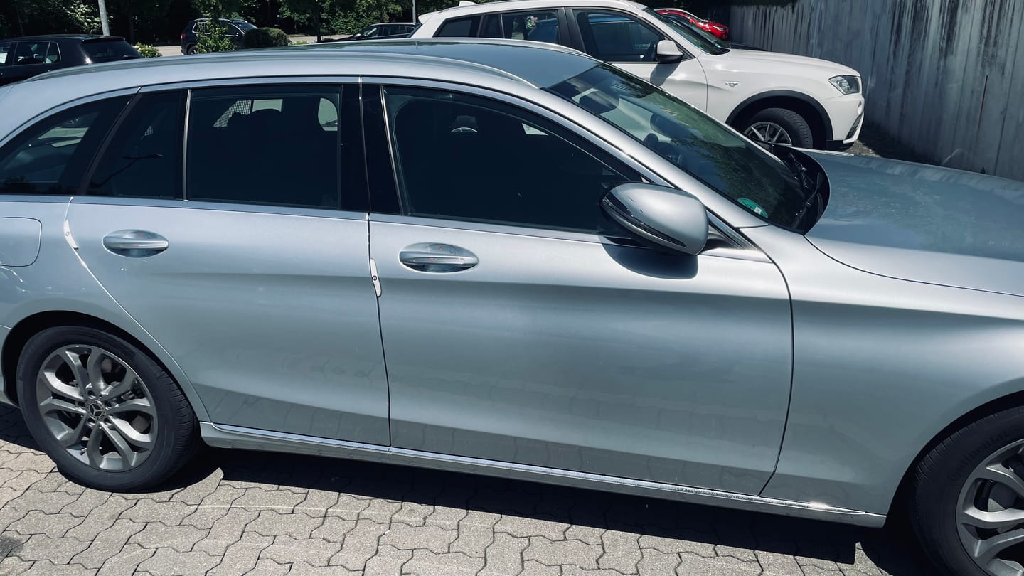 Customer photo review of Stoß- und kratzfeste Türschutzleisten (4 Stück)