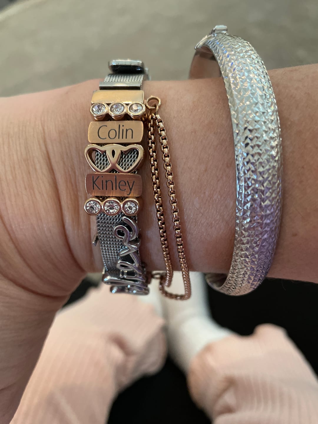 Customer photo review of Mesh charm name rosé gold