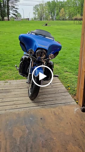 Customer video review of HR3 Superior Blue 10.7" Chopped Style Tour Pack Luggage For 14-24 Harley Touring