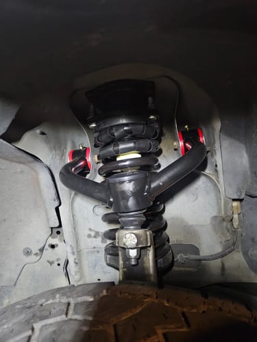 Customer photo review of KSP 1-4" Upper Control Arms Kit for 2005-2010 Jeep Grand Cherokee WK Jeep Commander