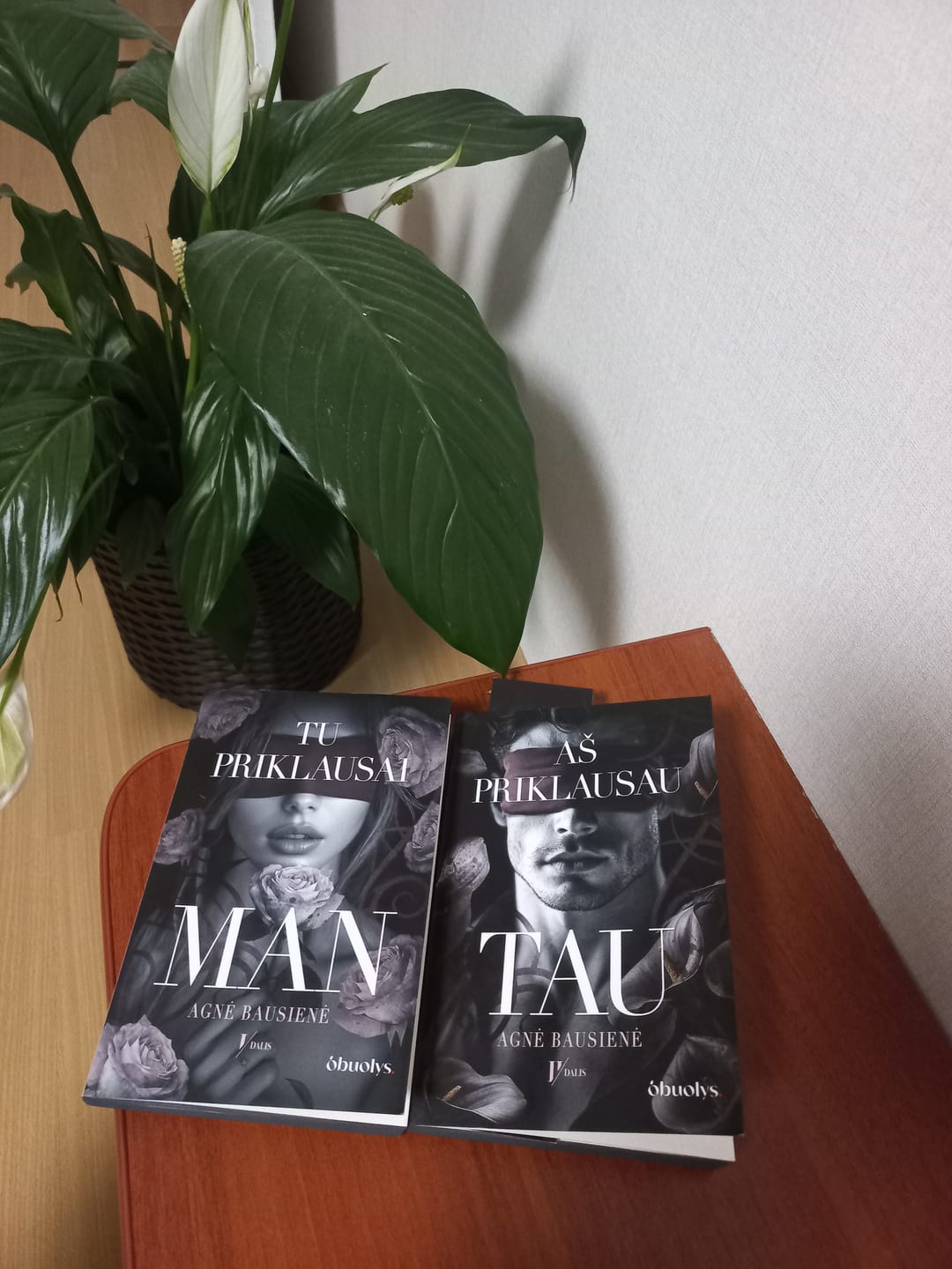 Customer photo review of Tu priklausai man (I dalis): pirmas lietuviškas dark romance (black edition)