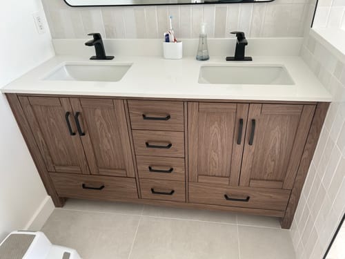 Customer photo review of ROSE - 60",Double Sink, Brown Oak, Floor Standing Modern Bathroom Vanity, White Quartz Countertop