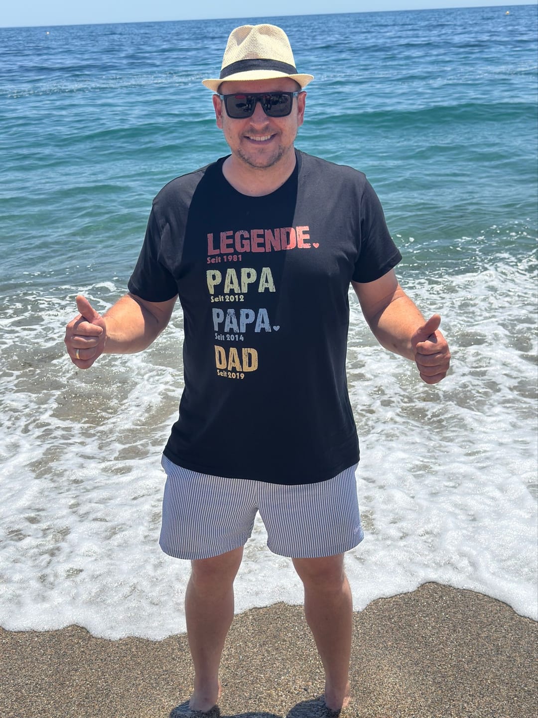 Customer photo review of Legende, Ehemann, Papa und Opa - Personalisiertes T-Shirt für Papa und Opa
