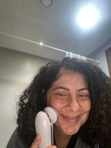 Customer photo review of Lumo⁺ + Venus: Comprehensive Anti-Aging Solution for Face and Eyes