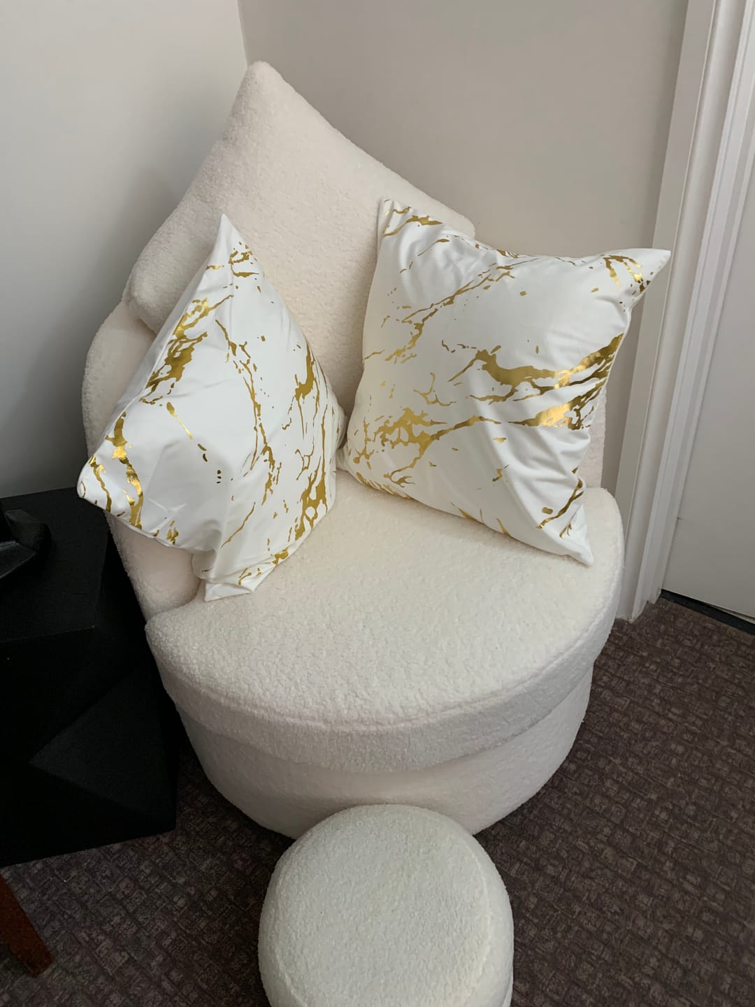 Customer photo review of Levede Fleece Swivel Chair