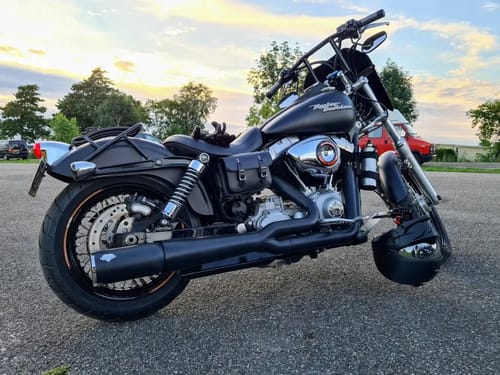 Customer photo review of H-D® Dyna Bolt On Battery Bag - DBB03