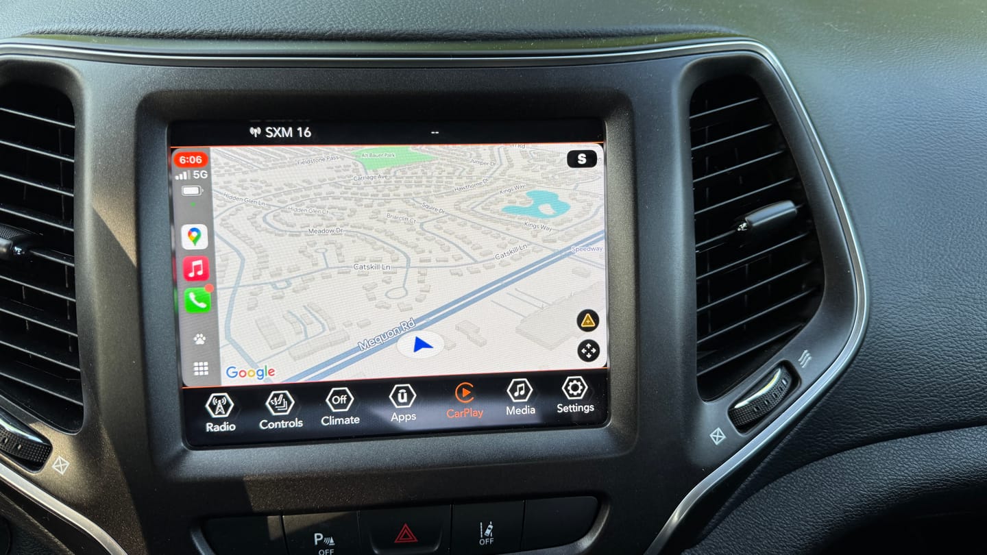 Customer photo review of CP-AA-FAST Smart World adapter - switch between wireless Apple Carplay and Android Auto instantly + AirPlay iPhone mirroring