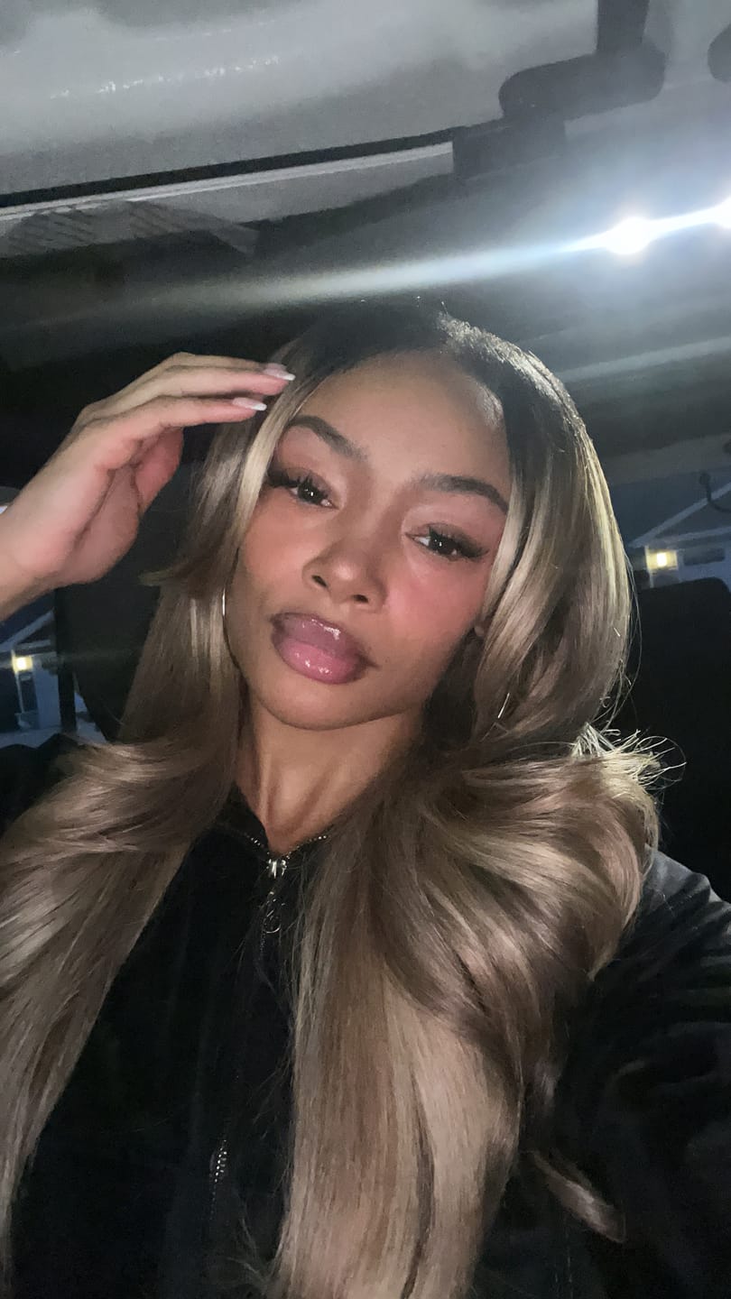 Customer photo review of FreeTress Equal Curtain Bang HD Lace Wig - BOMBSHELL