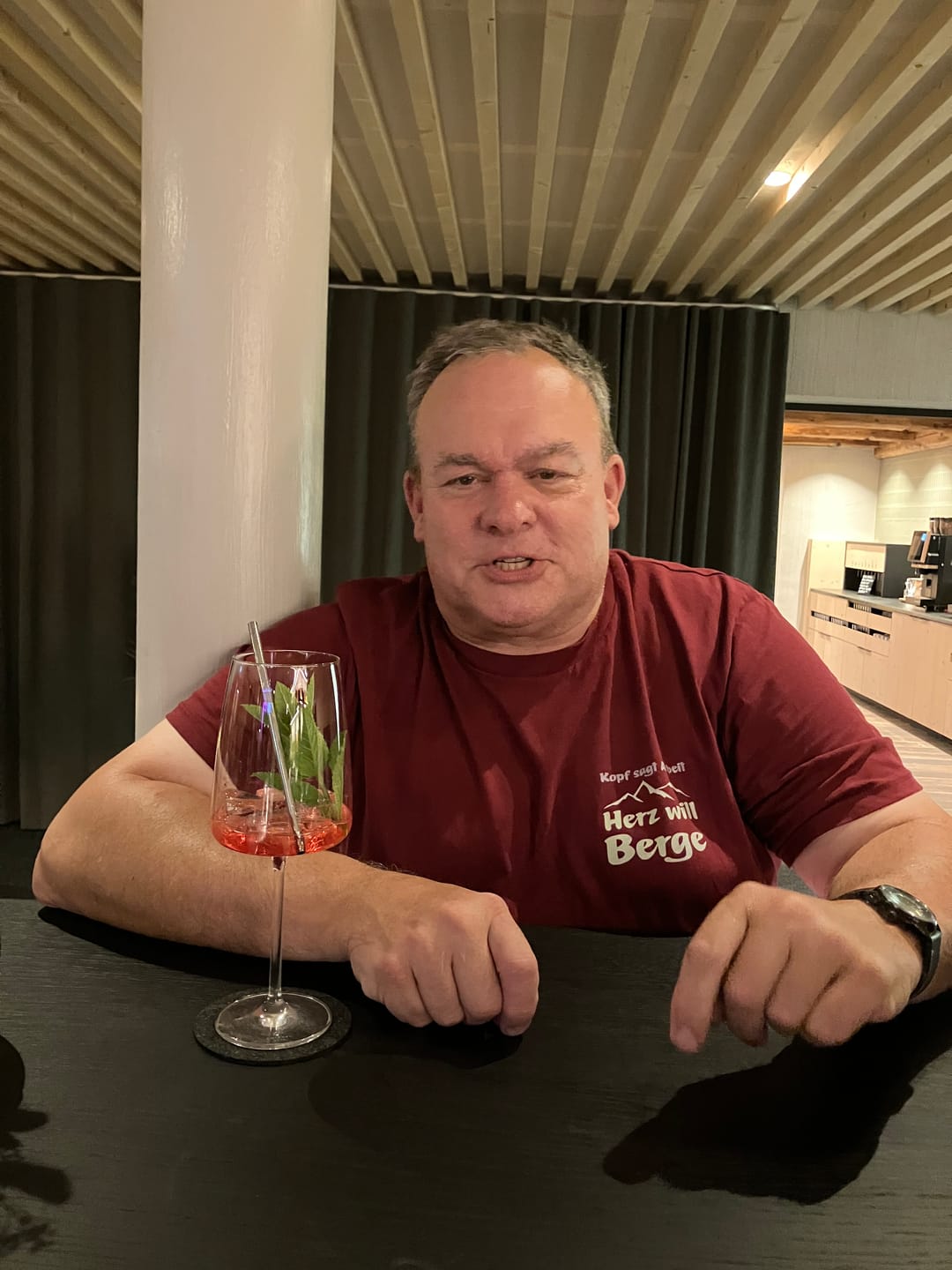 Customer photo review of Kopf sagt Arbeit – Herz will Berge – Herren Premium Organic T-Shirt