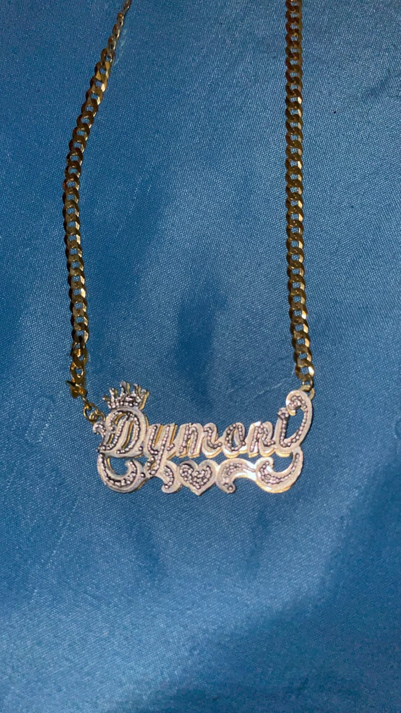 Customer photo review of Crown Double Plated Name Necklace "Savannah" with Cuban Chain
