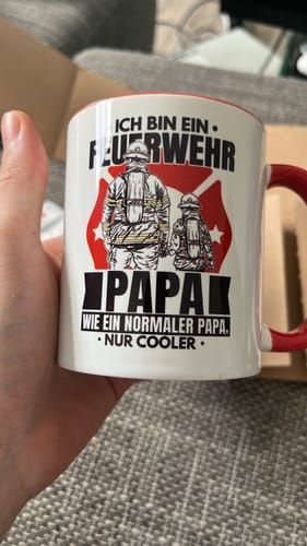 Customer photo review of Trendation - Feuerwehr Papa Geschenk Tasse Feuerwehrmann Vater Vatertag Spruch Wie Ein Normaler Papa Nur Cooler