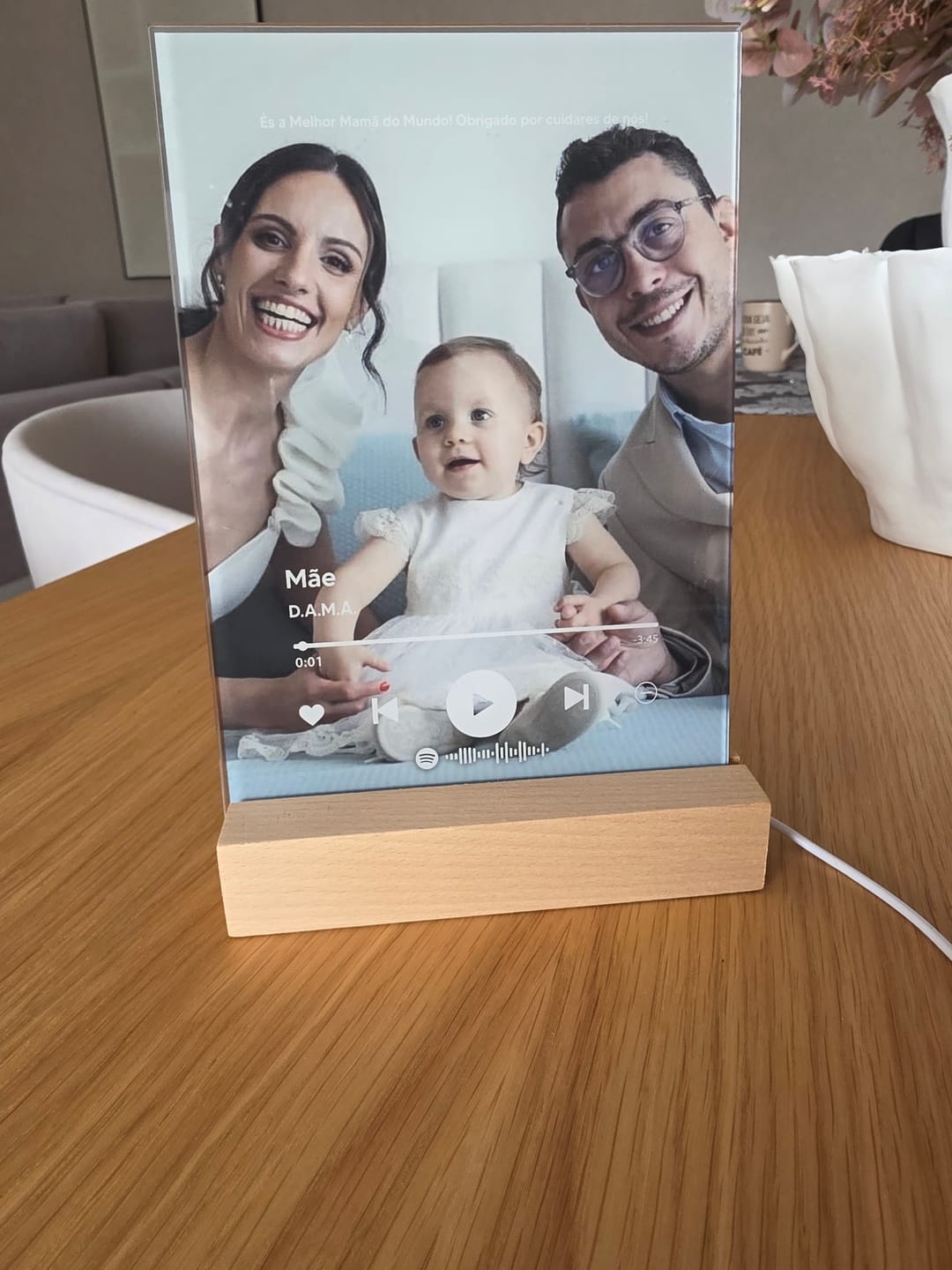 Customer photo review of Lâmpada Spotify Player Personalizável c/ Fotografia Completa