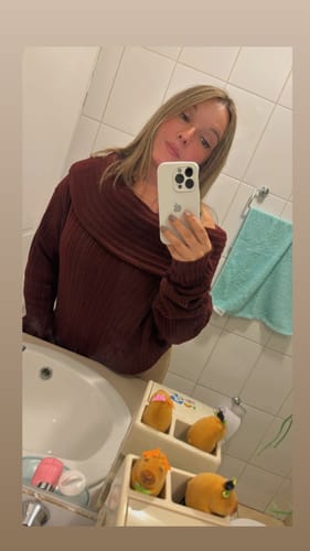Customer photo review of SWEATER LINA CRUDO