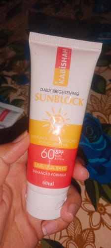 Reem Rajput R. review of Melasma Bundle - 24 Hours Protection image 1 out of 4