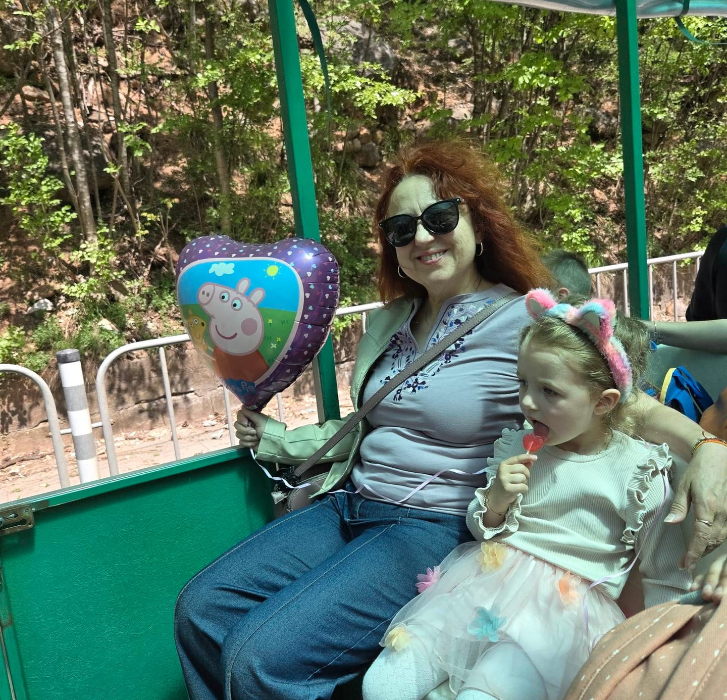 Customer photo review of Тениска с V-деколте "Дърво на живота"