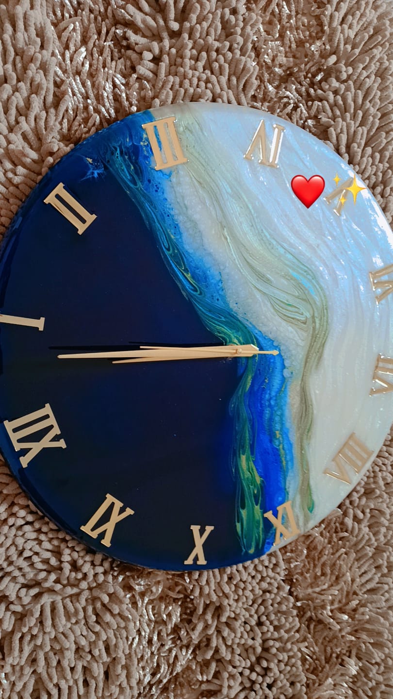 Customer photo review of Ticking Thunder Silent Resin Wall Clock (Royal Blue)