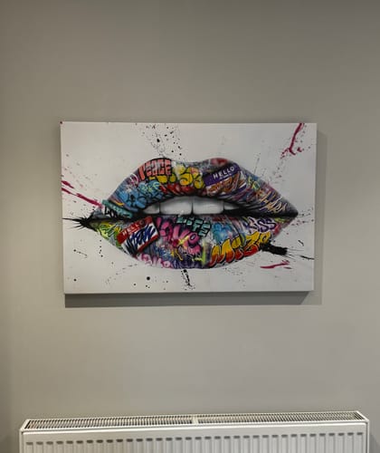 Customer photo review of CITY LIPS CANVAS