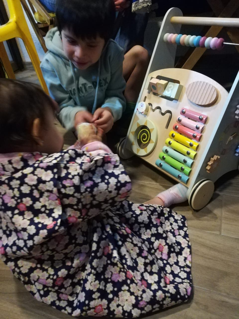 Customer photo review of Correpasillo Andador Madera Con Centro Actividades