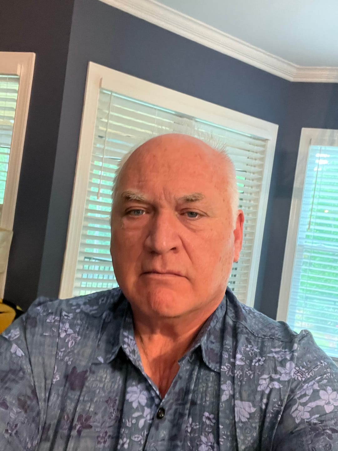 Customer photo review of Men's Blue Floral Holiday Casual Pocket Short Sleeve Retro Shirt