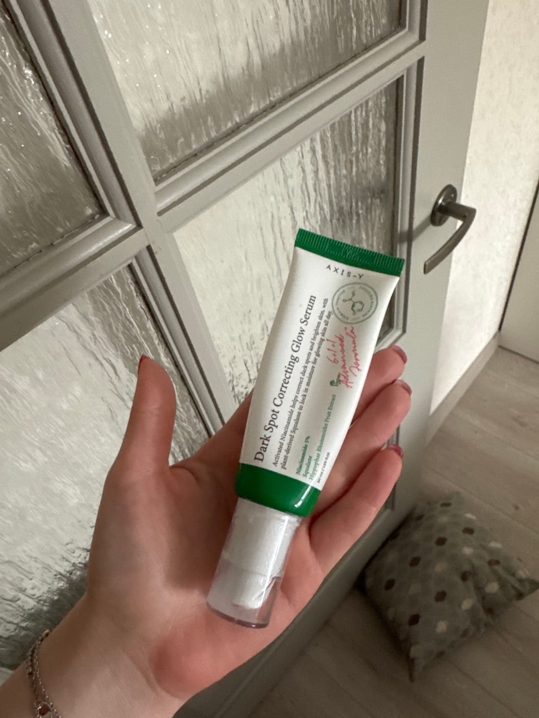 Customer photo review of Serums tumšo plankumu korekcijai AXIS-Y Dark Spot Correcting Glow Serum