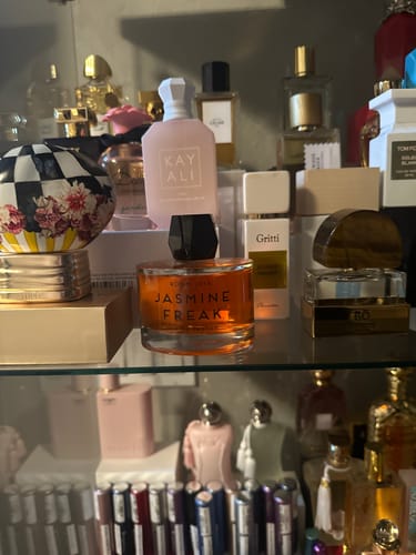 Customer photo review of Room 1015 Jasmine Freak