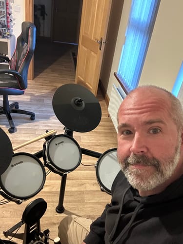 Customer photo review of Donner DED-200 MAX Electronic Drum Set 5-Drum 3-Cymbal with Drum Throne/Headphone for Optimal Performance