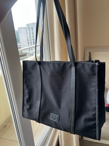 Reseña con foto de un cliente sobre Cartera De Hombro Notebook Nylon Office