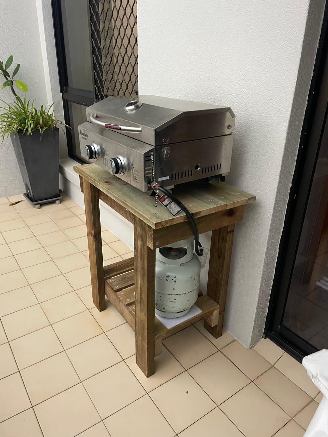 Customer photo review of Potting Bench (Optional Wheels)