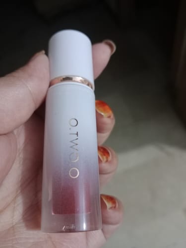 Customer photo review of O.TWO.O ROSE GOLD 2 IN 1 LIPSTICK AND LIPGLOSS