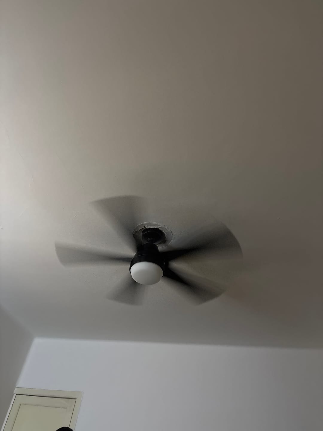 Customer photo review of Ventilador de Techo Aerodyne con Luz LED 52 pulgadas