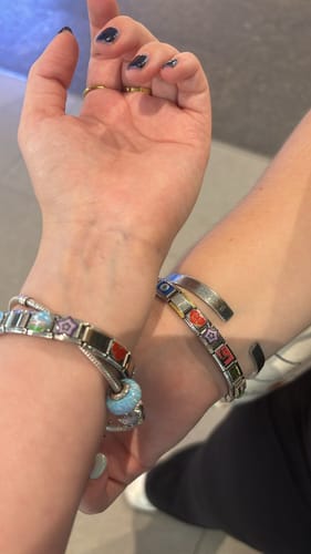 Customer photo review of Charm Estrella Morada