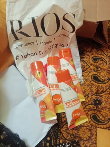 Customer photo review of SPF60 Whitening & Vanishing Sunblock