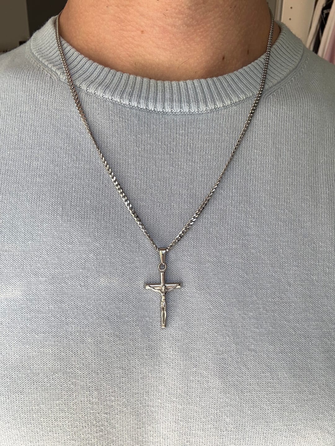 Customer photo review of Kruzifix Anhänger - Silber