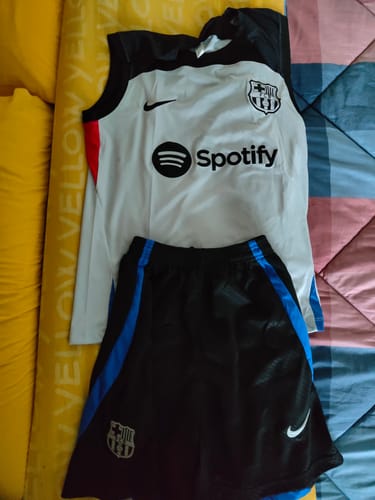 Customer photo review of KIT MAGLIA SMANICATA + PANTALONCINI ALLENAMENTO BARCELLONA 2023/24