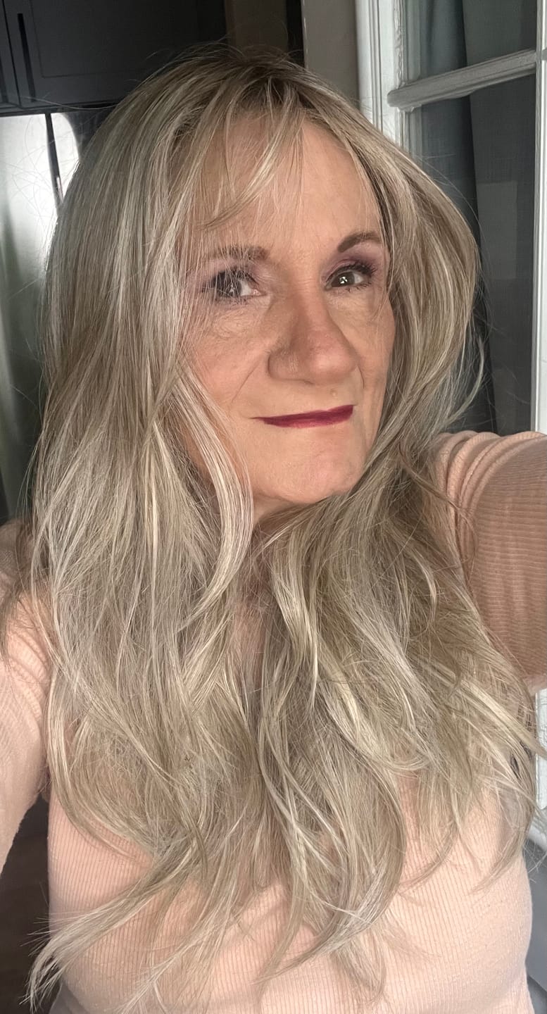 Customer photo review of LIVING LEGEND - Sandy Blonde